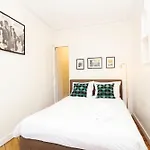 Bnbnova - Notre-dame - 1br With Balcony Διαμέρισμα