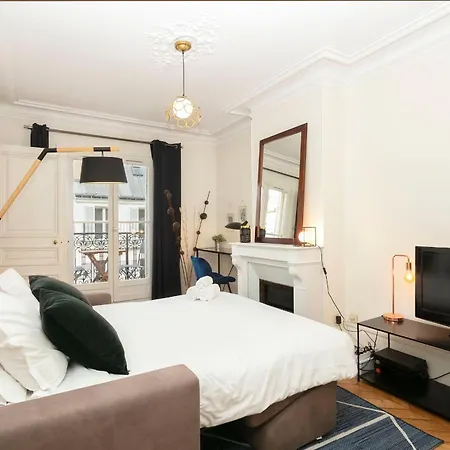 Bnbnova - Notre-dame - 1br With Balcony *