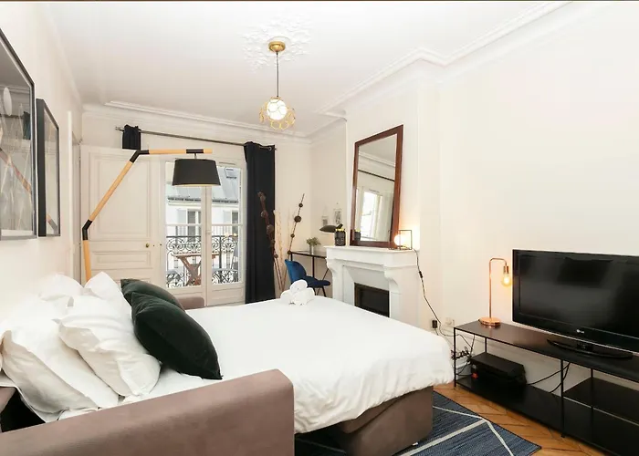 Bnbnova - Notre-dame - 1br With Balcony *
